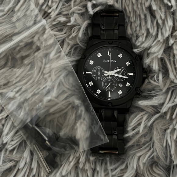 Men’s Bulova watch.
Retails for over $600
Perfect condition - Picture 3 of 4